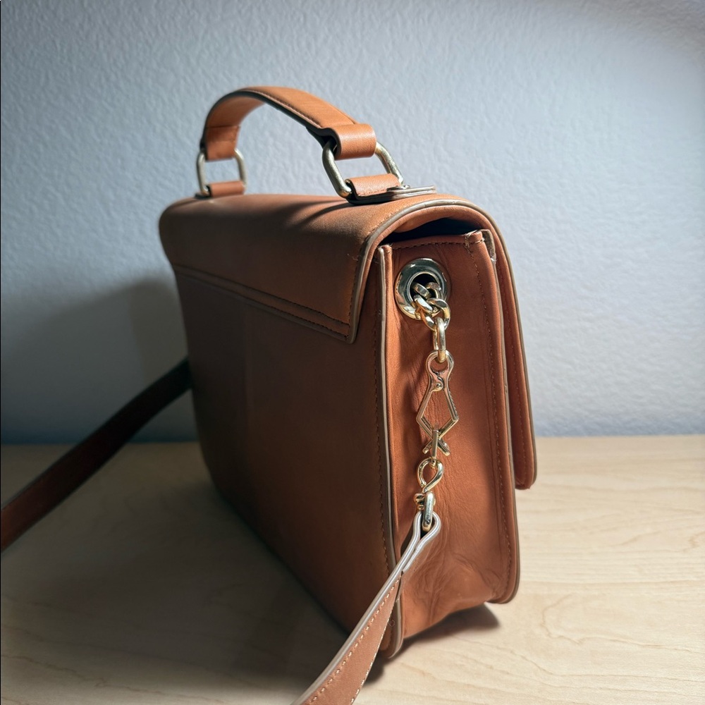 Tan leather J.Crew crossbody bag #leatherbag